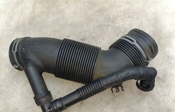 Skoda Roomster (5J) Air intake duct part 6Q0129654AB 446254600 045103493F
