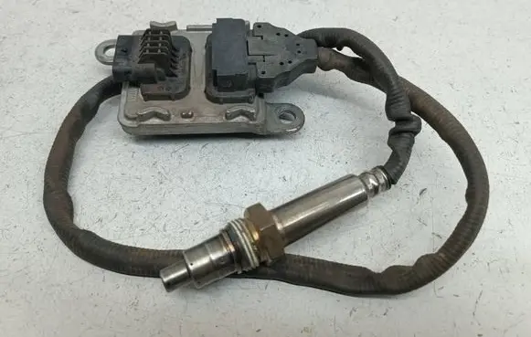 Mercedes-Benz Vito Viano W447 Lambda probe sensor A0009058111 SNS1006A 0009058111