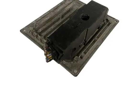 Ford Focus Engine control unit/module S118944001F 5M5112A650HE 8AZE