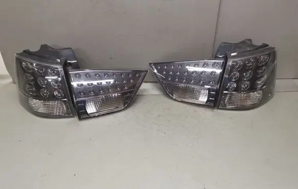 Mitsubishi Outlander Rear/tail lights set 22087920 22087813