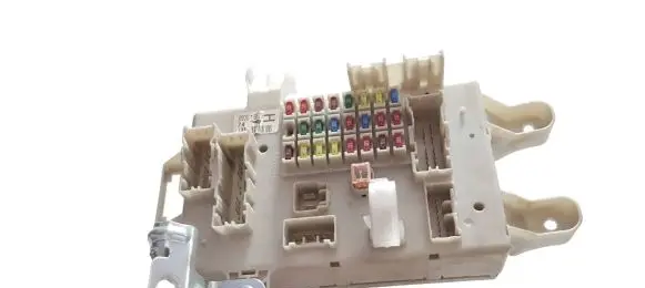 Toyota Land Cruiser (J120) Fuse box set 8198050030 0665004651 00368E19