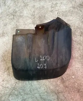 Mitsubishi L200 Rear mudguard 