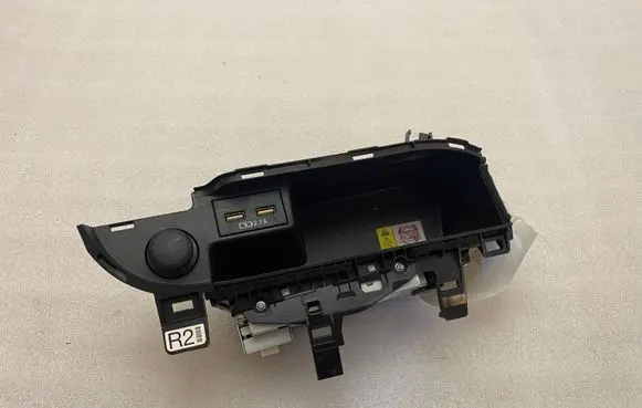 Lexus RX 450H Wireless charging module 861C048060