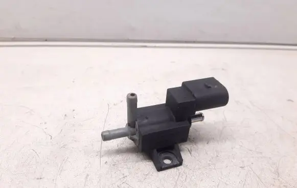 Audi A5 8T 8F Vacuum valve 06F906283F