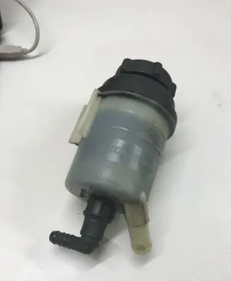 Ford Focus C-MAX Power steering fluid tank/reservoir