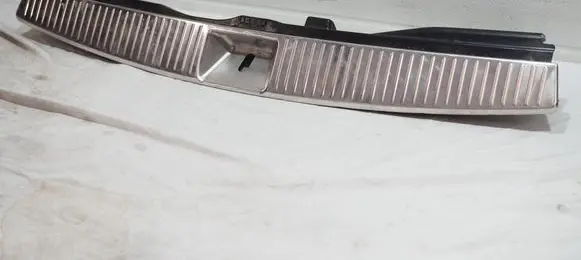 Mercedes-Benz C AMG W204 Trunk/boot sill cover protection A2046906541