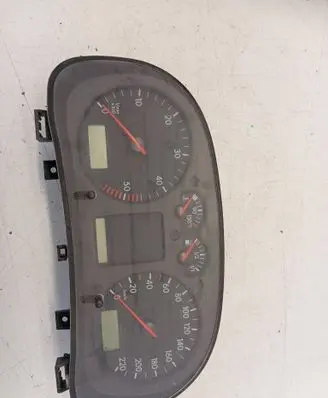 Volkswagen Golf IV Speedometer (instrument cluster) 1J0920806F VWZ7Z0A3902060 040701131900