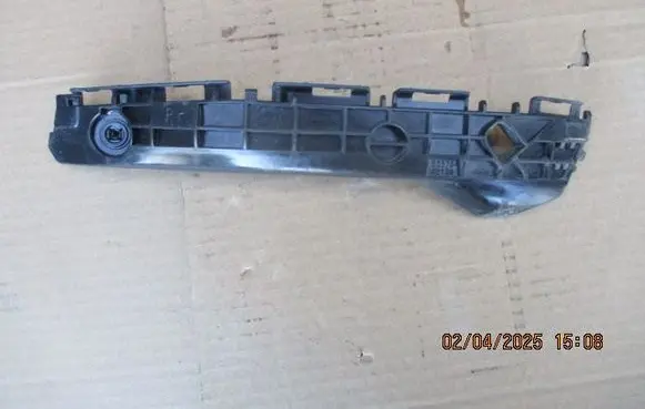 Toyota Yaris Front bumper mounting bracket 525750D130