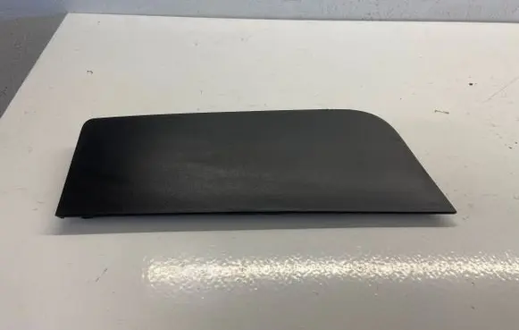 Rear bumper trim bar molding