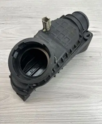 Land Rover Discovery 3 - LR3 Intercooler hose/pipe 4H206K770