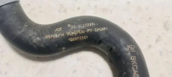 Opel Astra J Vacuum line/pipe/hose 13345620 3242232997