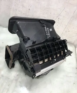 Nissan Qashqai J12 Interior heater climate box assembly housing 