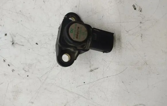 Mercedes-Benz C W204 Air pressure sensor A0061531328 0261230140