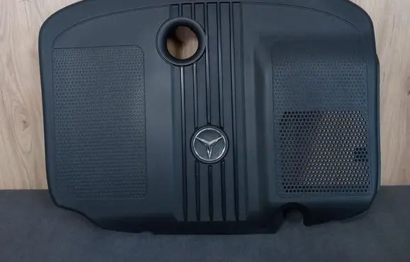 Mercedes-Benz E C207 W207 Engine cover (trim) 6510101467 A6510101467