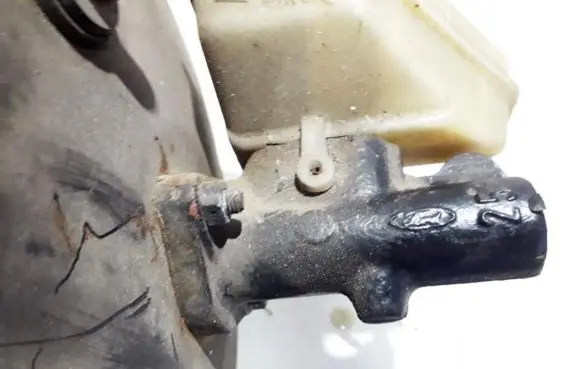 Ford Probe Master brake cylinder