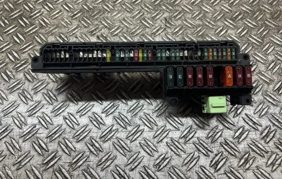 BMW 5 E60 E61 Fuse module 6932452