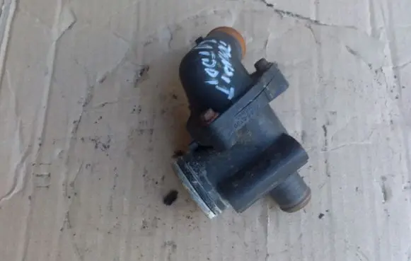 Ford Transit Thermostat housing 