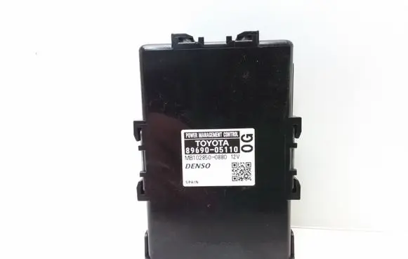 Toyota Avensis T270 Engine control unit/module ECU 8969005110 MB1028500880