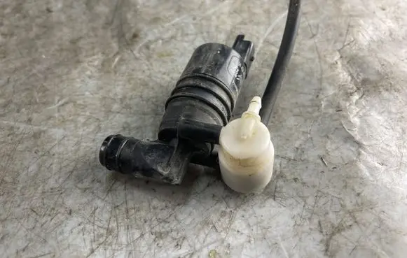 Citroen DS5 Windscreen/windshield washer pump 9643447980