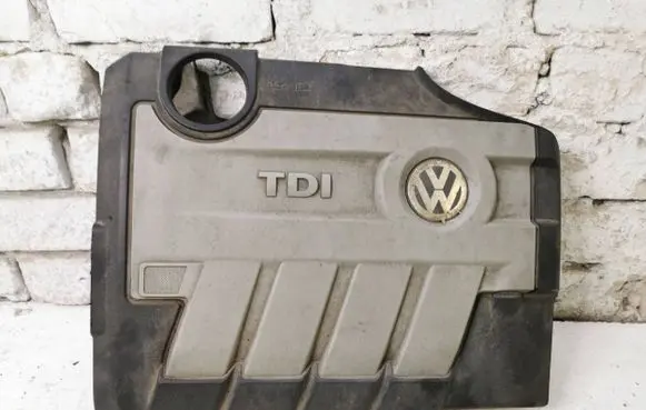 Volkswagen Golf Plus Engine cover (trim) 03L103925AD 03L103925AE