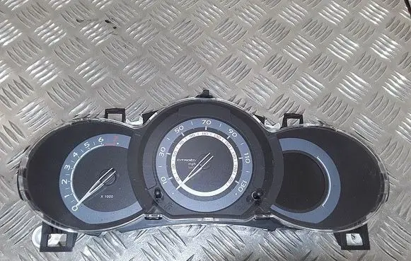 Speedometer (instrument cluster)