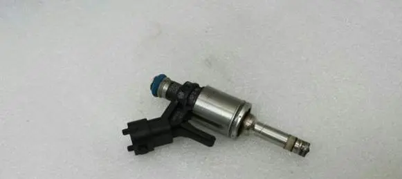 BMW 1 F20 F21 Fuel injector 7591623