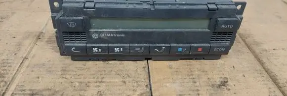 Volkswagen PASSAT B5 Climate control unit