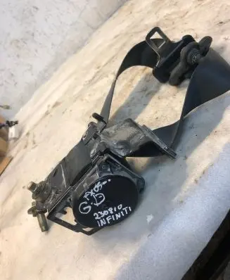 Infiniti FX Rear seatbelt 1018205