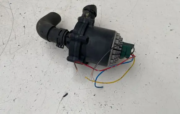 Tesla Model S Water pump