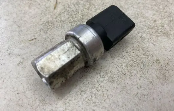 Air conditioning (A/C) pressure sensor