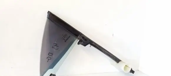 Rear vent window glass