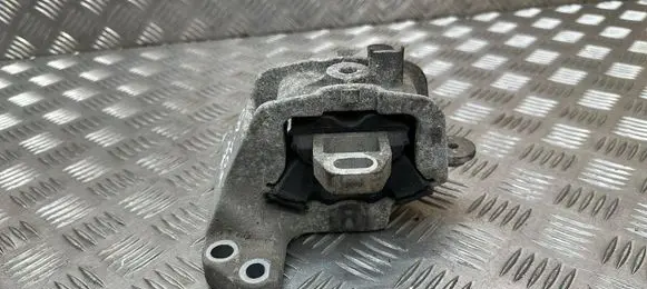 Peugeot 508 RXH Gearbox mount 