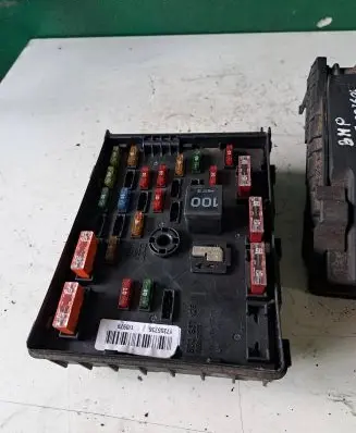Volkswagen PASSAT B6 Fuse box set 3C0937125 63592777