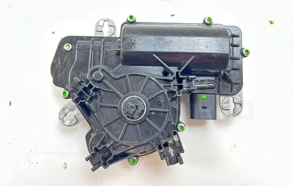 Volkswagen Tiguan Tailgate boot lock/latch motor 3G0827887C