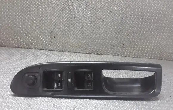 Volkswagen PASSAT B6 Electric window control switch