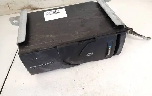 Alfa Romeo 147 CD/DVD changer 467501720 7607700018
