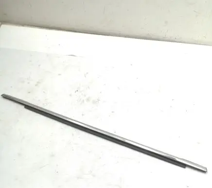 Ford Fusion II Rear glass trim DS73F25604