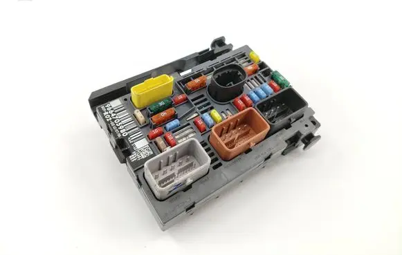 Citroen C4 Grand Picasso Fuse module 9664705980