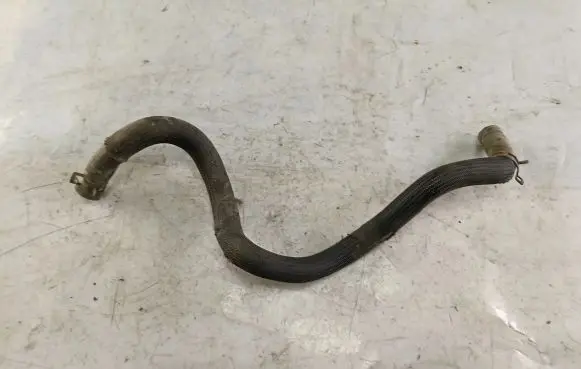 Suzuki Grand Vitara I Engine coolant pipe/hose
