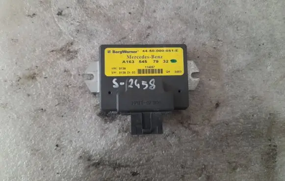 Mercedes-Benz ML W163 Transfer box differential control unit a1635457932 1635457932