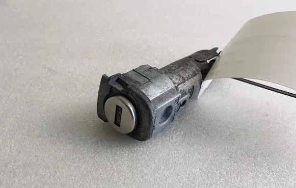 Seat Ibiza IV (6J,6P) Ignition lock 6J4837167A