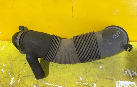 Volkswagen Tiguan Intake resonator 