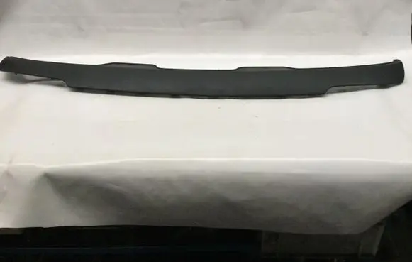 Front bumper lip