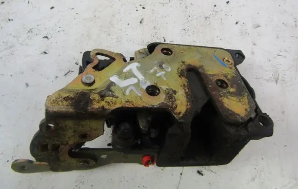 Chevrolet Trans Sport Rear door lock 