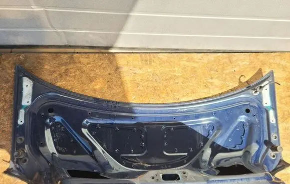 Volvo S40, V40 Tailgate/trunk/boot lid