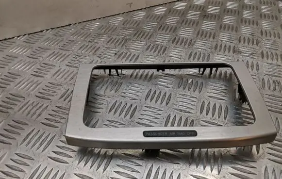 Volkswagen PASSAT B6 Radio/GPS head unit trim 3C0858069P