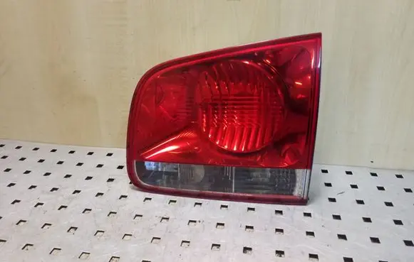 Volkswagen Touareg I Tailgate rear/tail lights 28268003
