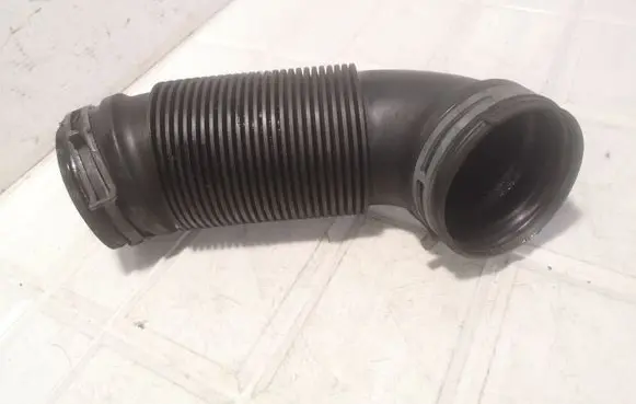 Volkswagen Touran I Air intake hose/pipe 1K0129684B VCD446148DE