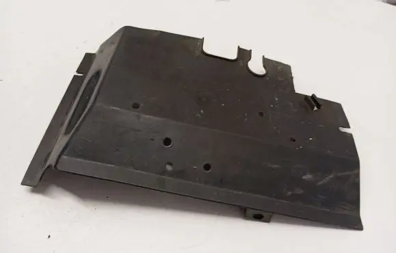 Volkswagen Transporter - Caravelle T4 Battery tray heat shield 7D0915437
