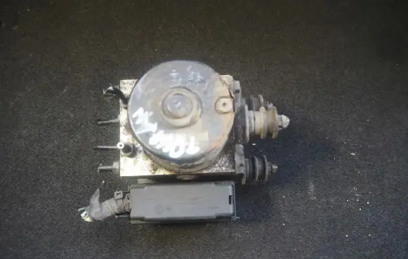 Volkswagen Touran I ABS Pump 1K0614517AE